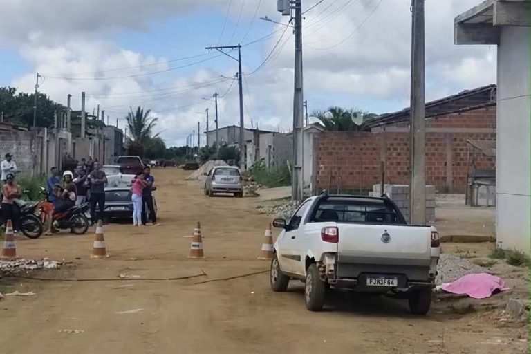 Homem morre após choque elétrico e queda de estrutura em Barra do Choça