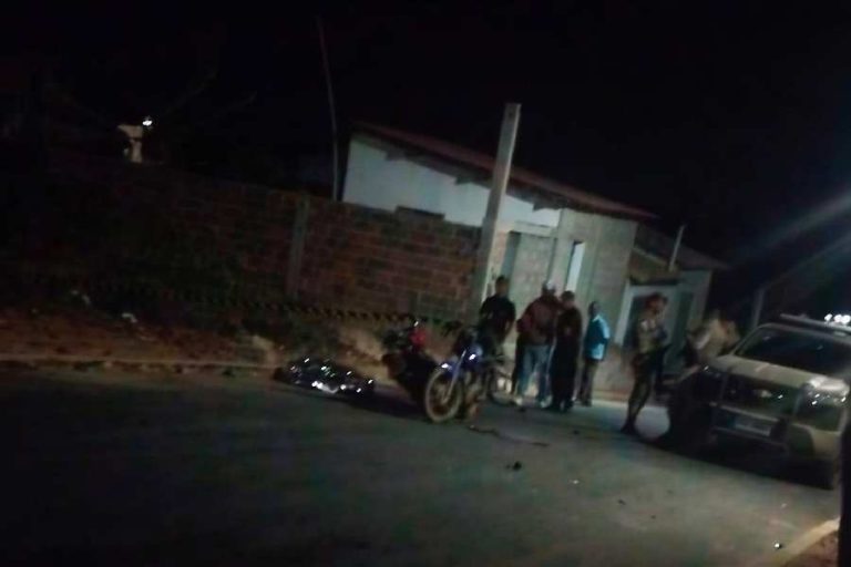Jovem de 20 anos morre após colisão entre motos em Presidente Jânio Quadros