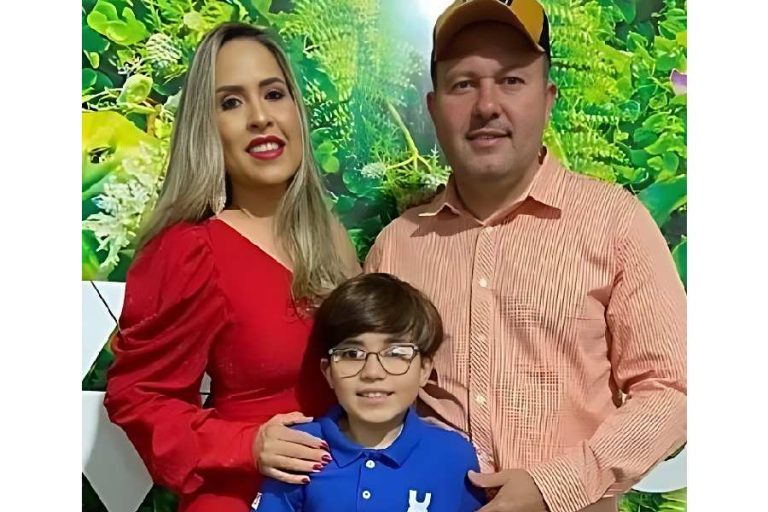 Vereador, esposa e filho de 12 anos morrem em colisão frontal com caminhão carregado de cana