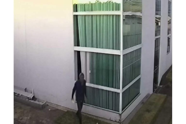 Durante jogo da Seleção Brasileira, homem invade igreja e rouba ofertas de fiéis em Conquista