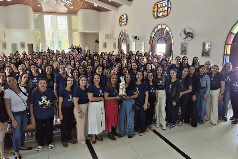 Encontro reúne mais de 200 mães em evento católico em Malhada de Pedras