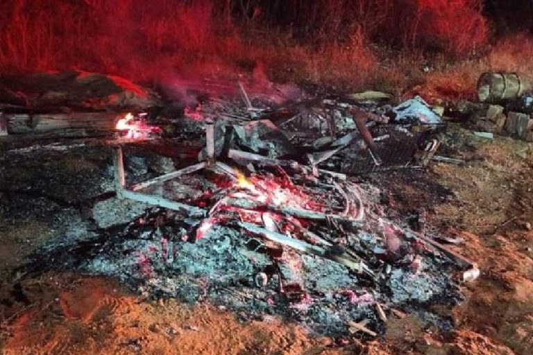 Homem em surto coloca fogo em objetos dentro de casa e mobiliza PM e Samu em Pindaí