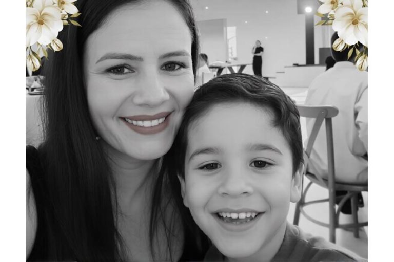 Mãe e filho morrem após ônibus da Novo Horizonte ser atingido por carreta em MG