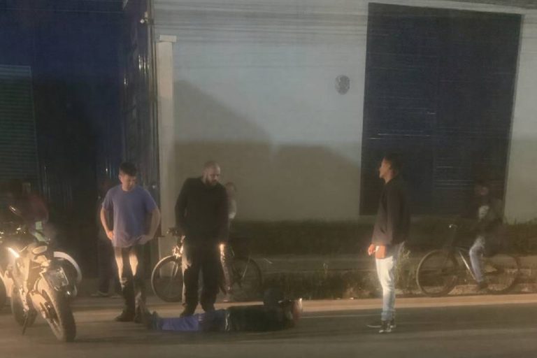 Motociclista fica ferido após atropelar cachorro na Avenida Brumado em Vitória da Conquista