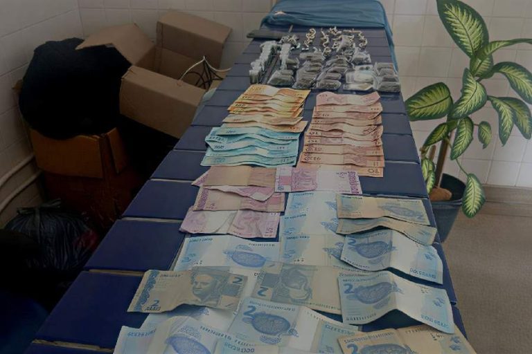 PM prende suspeito e apreende drogas prontas para venda em Brumado