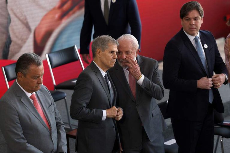 Sidônio teria orientado Lula a manter distância de Jaques Wagner, diz coluna