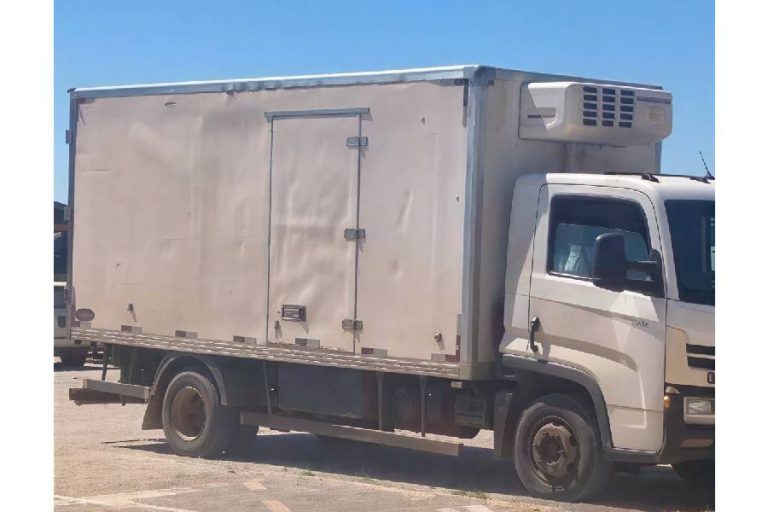 Motorista é autuado e caminhão acaba apreendido durante fiscalização em Guanambi