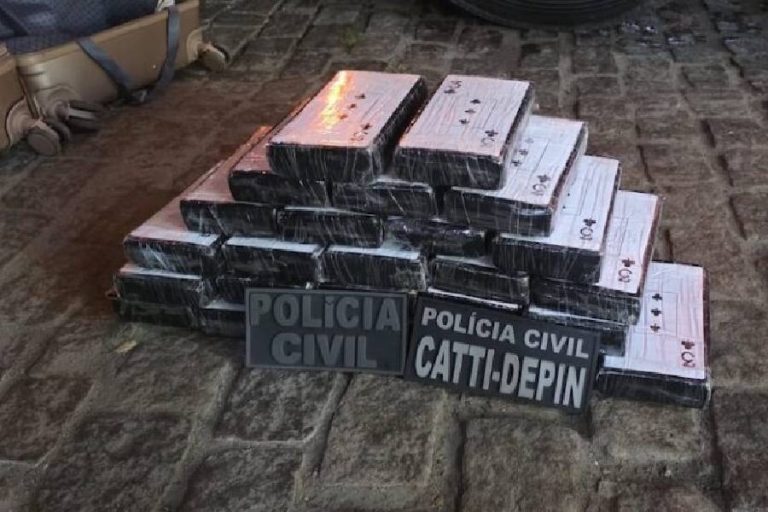 Mulher é presa com 26 kg de cocaína em ônibus durante operação em Conquista