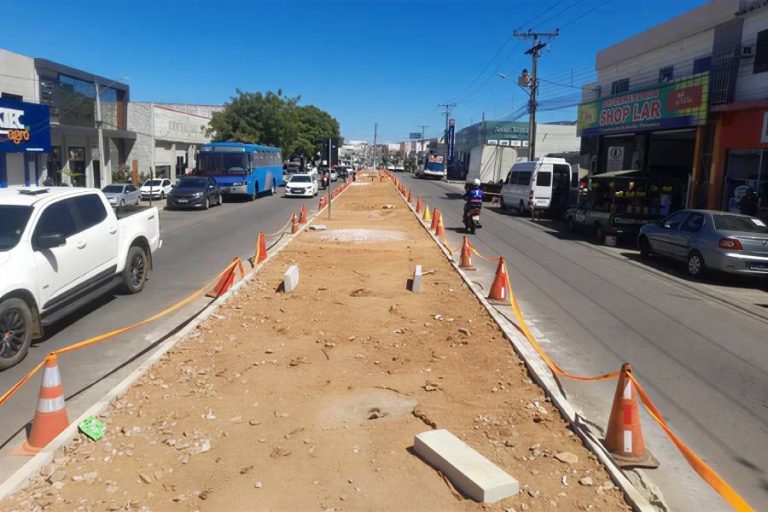 Obras na Avenida Centenário provocam mudanças no trânsito de Brumado