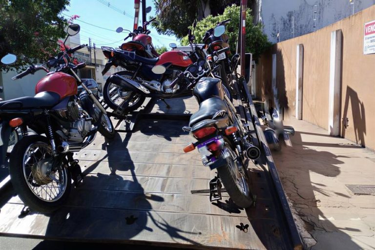 PM intensifica fiscalização contra motos barulhentas e manobras perigosas em Brumado
