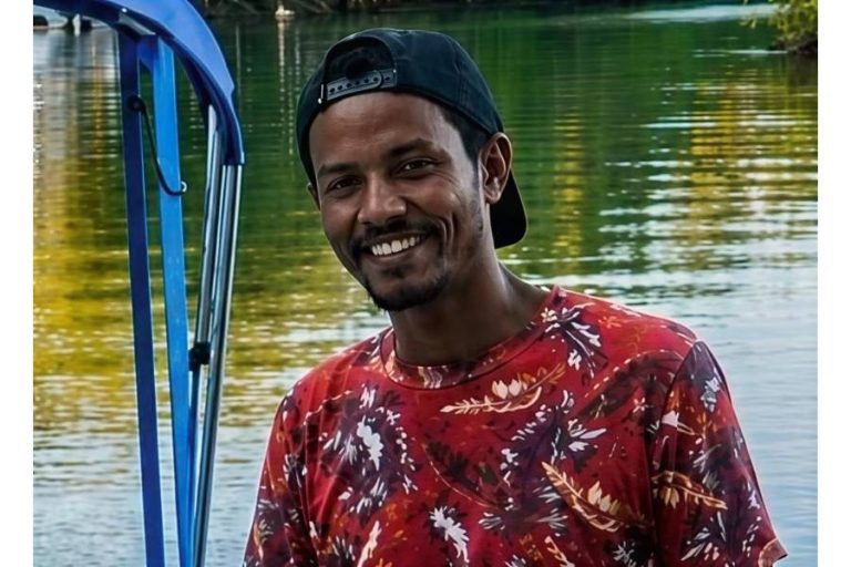 Pescador é resgatado com vida após desaparecer durante acidente em Porto Seguro