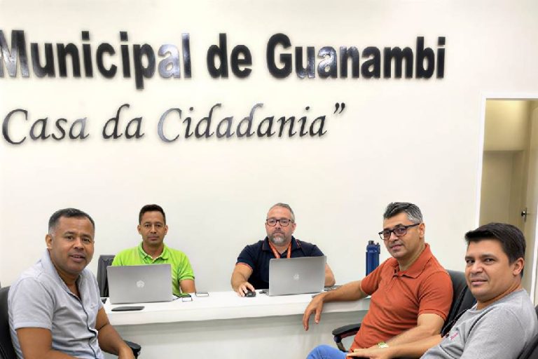 Câmara de Guanambi cobra respostas da Coelba em encontro com vereadores