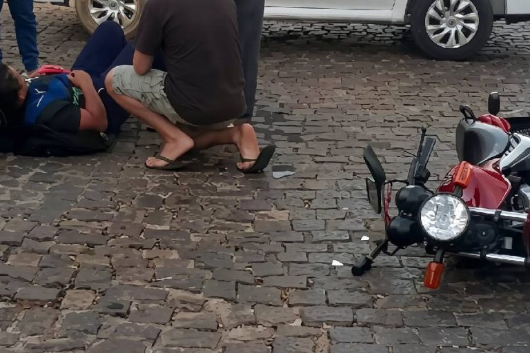 Motorista ignora placa de pare e foge após atropelar mulher em Brumado