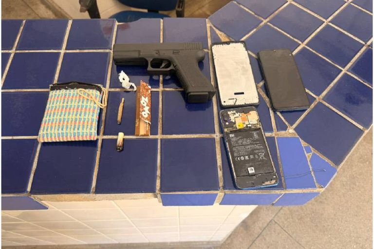 PM apreende simulacro de arma e drogas após denúncia de briga de casal em Brumado