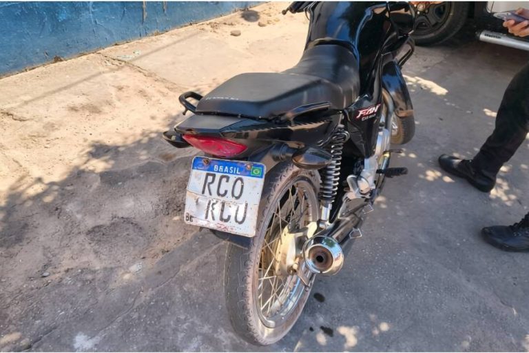 PM recupera motocicleta com restrição de roubo ou furto em Barra da Estiva