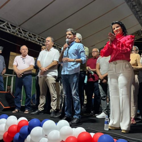 Ao lado de ACM Neto, Elmar Nascimento elogia prefeita que não se “rende” ao governo do Estado