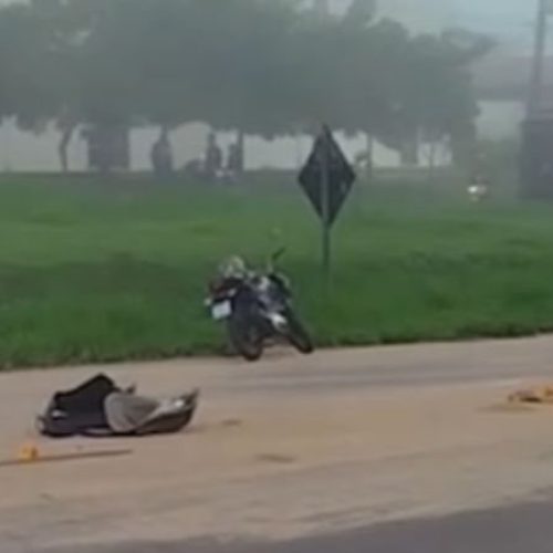 Após matar gari atropelado, motorista foge e placa de veículo solta durante fuga em Itamaraju