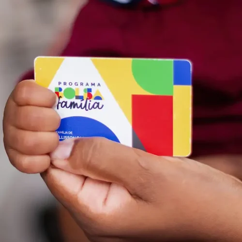 Aproximadamente 40% da população baiana é beneficiada com Bolsa Família  
