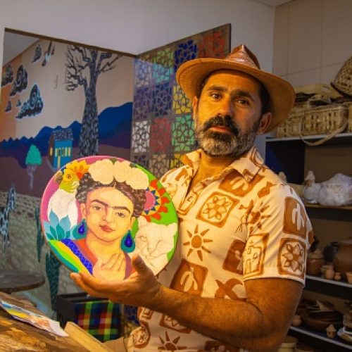 Artista de Tanhaçu leva “O Sagrado Nordestino” a feiras nacionais de arte