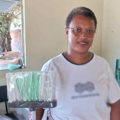 Brumado aposta em vassouras ecológicas para gerar renda e preservar o meio ambiente