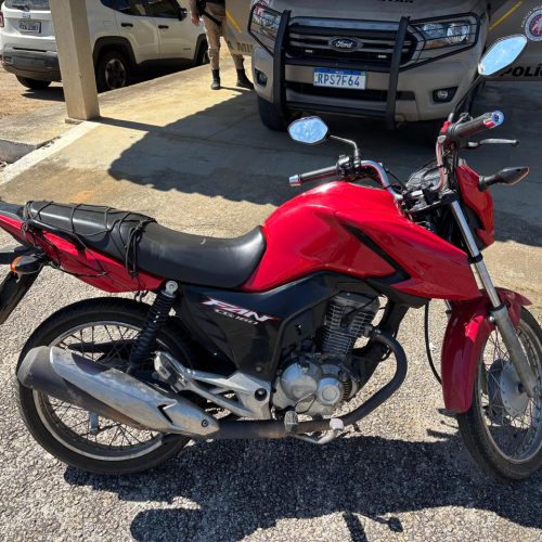 CIPRv/Brumado apreende carro com CRLV falsificado e restrição de furto em Vitória da Conquista