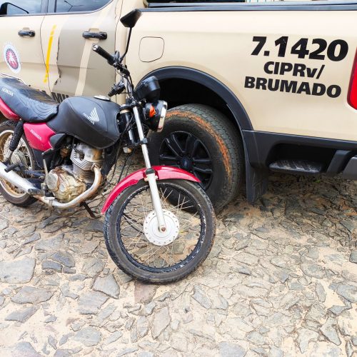 CIPRv/Brumado apreende motocicleta com restrição de roubo em Condeúba
