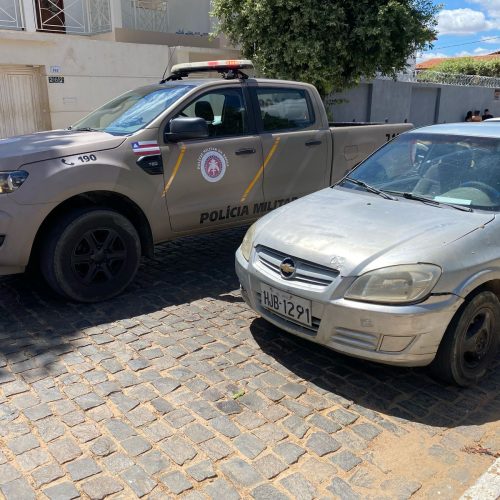 CIPRv/Brumado apreende veículo com restrição de roubo