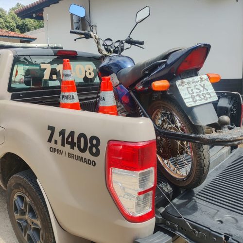 CIPRv/Brumado apreende veículo com restrição de roubo em Brumado