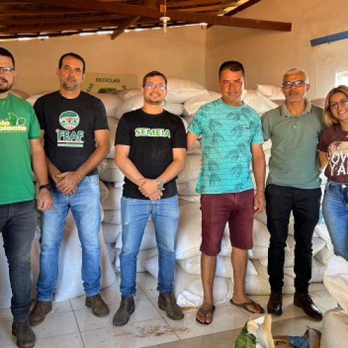 Caculé inicia entrega de milho a agricultores afetados pela estiagem