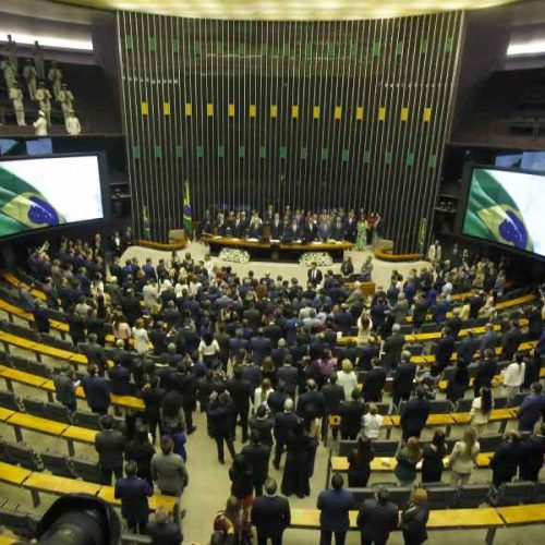 Câmara dá troco a Lula e ao STF e aprova pauta-bomba de R$ 30 bilhões para o agro