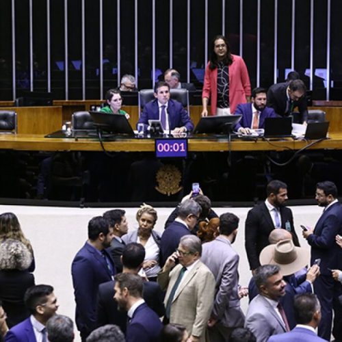 Câmara derruba decretos do IOF e impõe derrota histórica ao governo Lula