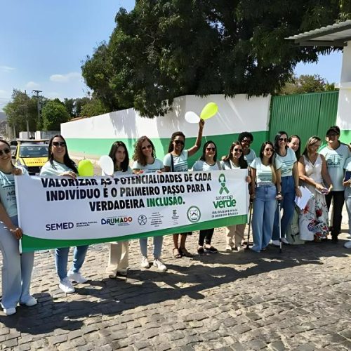 Caminhada marca abertura do Setembro Verde e campanha de inclusão em Brumado