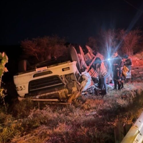 Caminhão Capota na BR-030 em Trecho Marcado por Tragédias em Guanambi