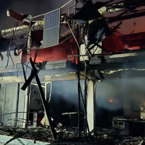 Incêndio em casa de luxo na Bahia deixa duas pessoas e dois cães mortos