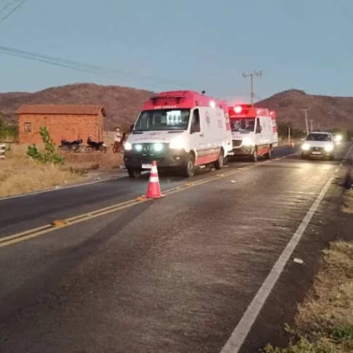 Colisão entre motocicletas deixa três feridos na zona rural de Guanambi