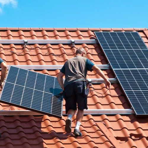 Com 22% da matriz elétrica, energia solar é a 2ª maior fonte do país