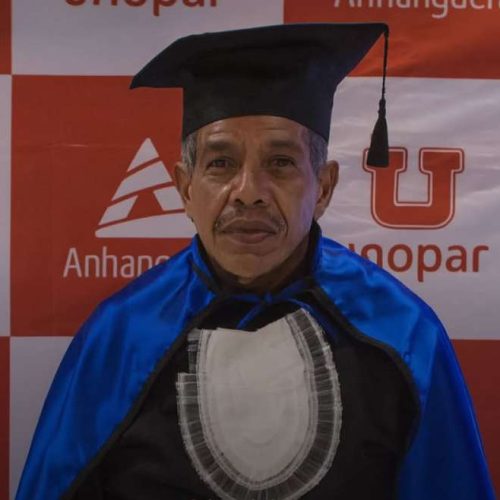 Nunca é tarde: pedreiro conquista diploma de engenharia aos 61 anos em Jacobina