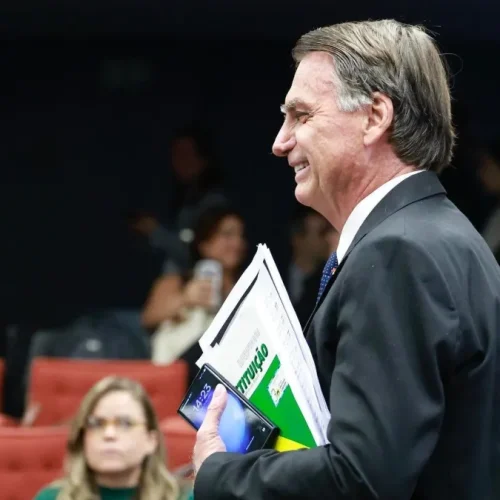 Decisões contra Bolsonaro escancaram racha no STF e expõem tensão política na Câmara