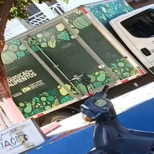 Denúncia grave: veículo oficial de Tanhaçu teria transportado palco para festa em Ituaçu