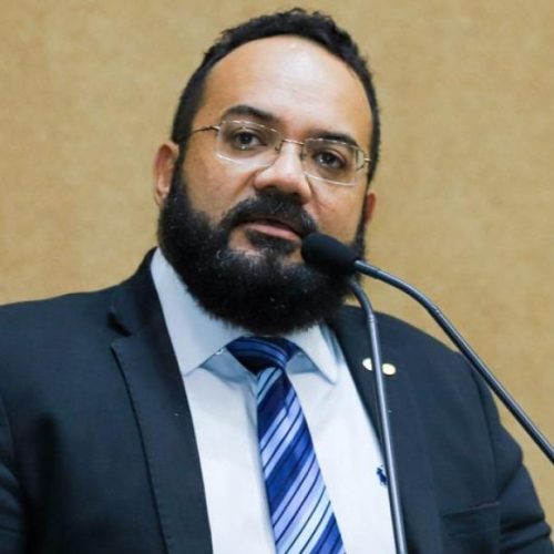 Deputado Leandro de Jesus propõe proteção aos cristãos na Bahia