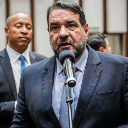 Deputado acusa governo Lula de corrupção: ‘Estão roubando o dinheiro dos aposentados’