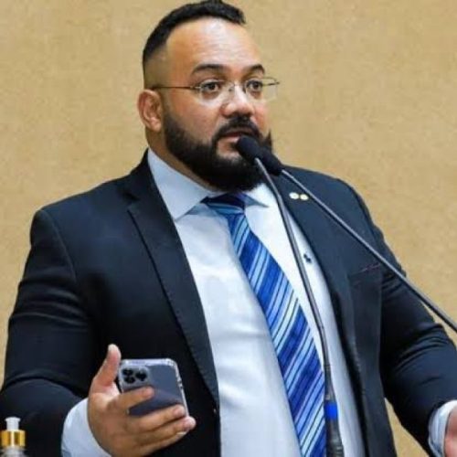 Deputado compara ação contra pastor a ditaduras e alerta para risco à democracia