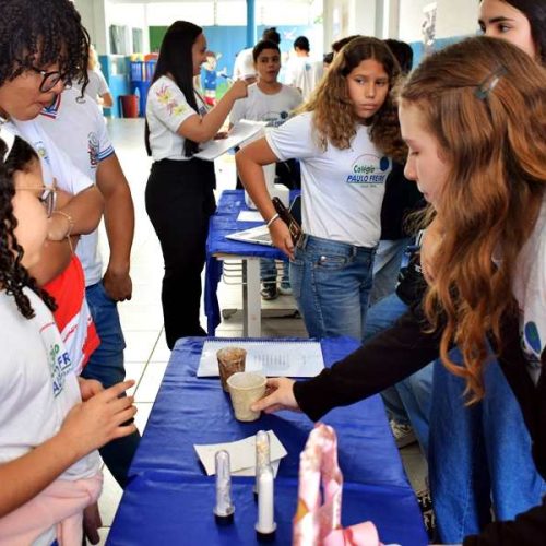 Estudantes apresentam projetos inovadores na Feira de Ciências em Caculé