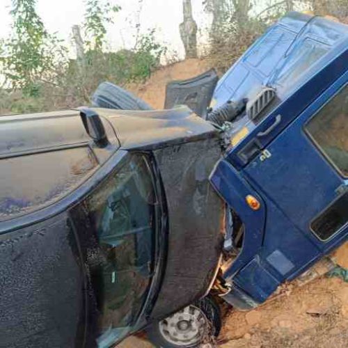 Guincho sai da pista para evitar colisão com carreta entre Condeúba e Jacaraci