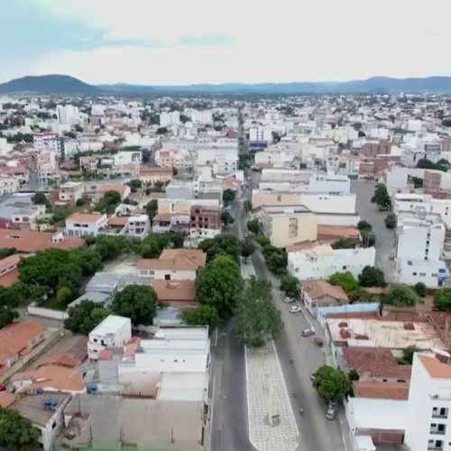 Idosa é assaltada após sacar R$ 3 mil em banco no centro de Guanambi