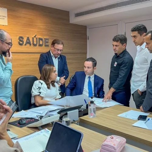 Investimento de R$ 4,6 milhões na saúde. Reunião com a secretária estadual de saúde discute avanços importantes para Brumado