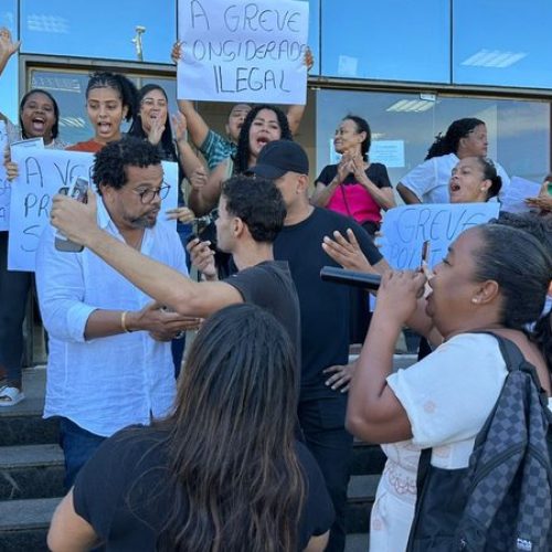 Mães protestam contra sindicato em Lauro de Freitas e acusam greve de ser motivada por “politicagem”