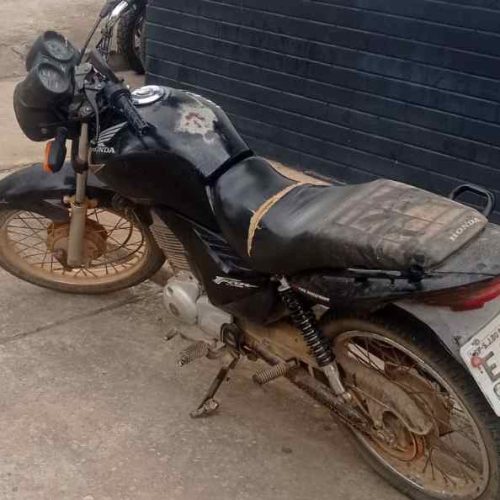 Motocicleta com restrição de roubo é apreendida pela CIPRv em Tanhaçu