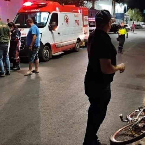Motociclista foge após atropelar ciclista idoso; vítima foi levada em estado crítico
