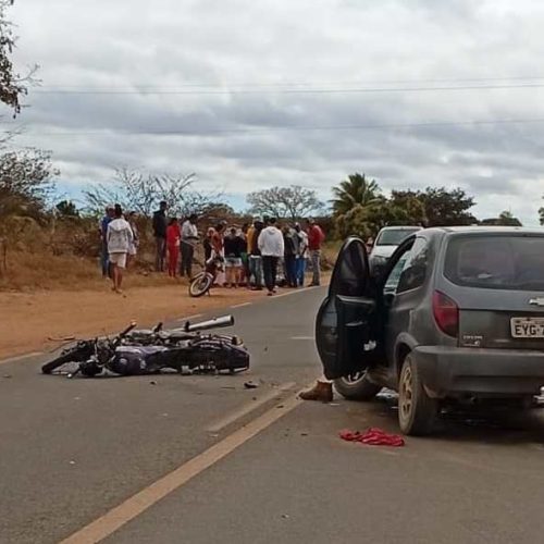 Motorista faz conversão e provoca colisão que deixa motociclista ferido em Caetité